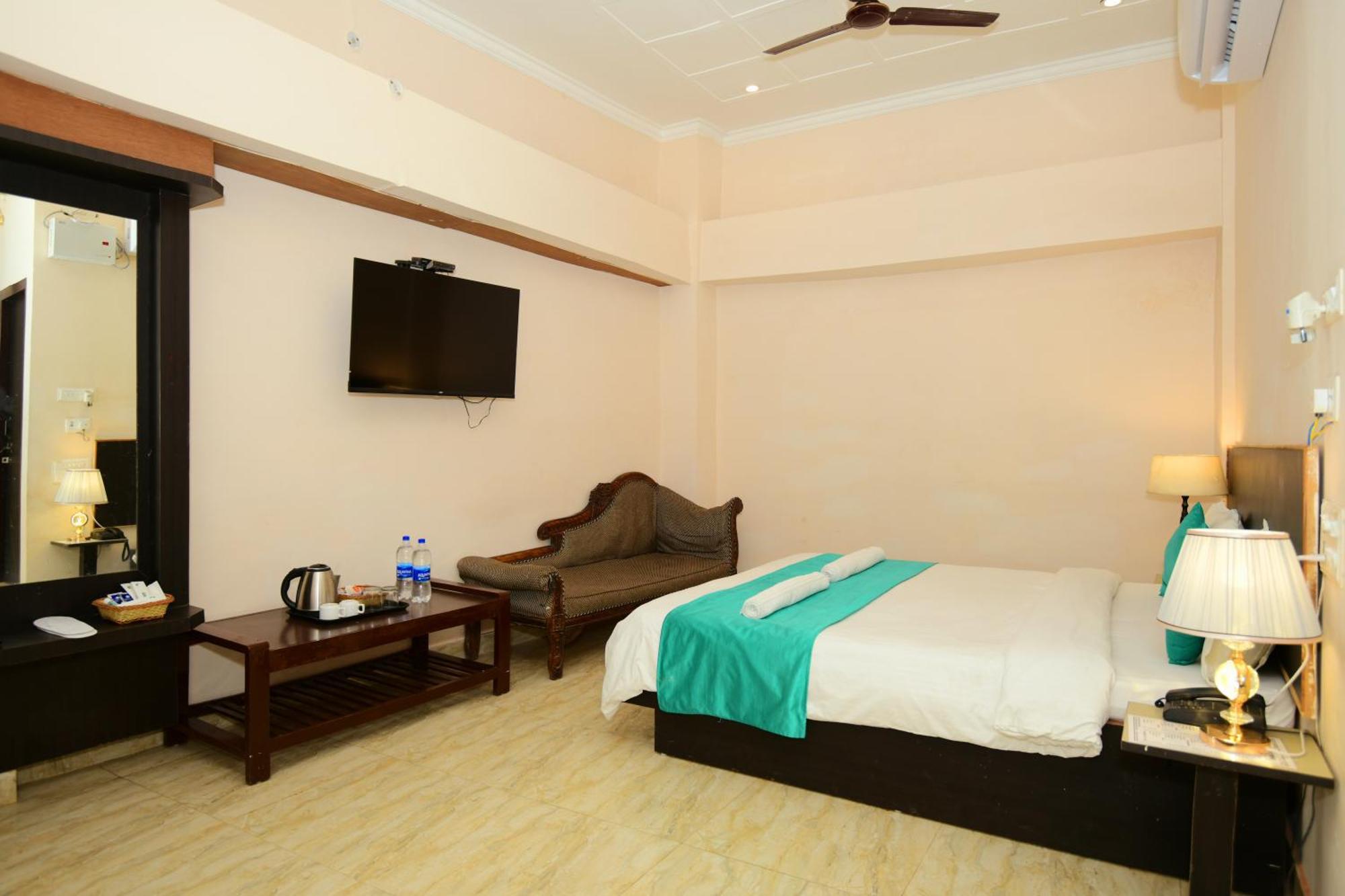 Ap Palace Hotel, Ayodhya Екстер'єр фото