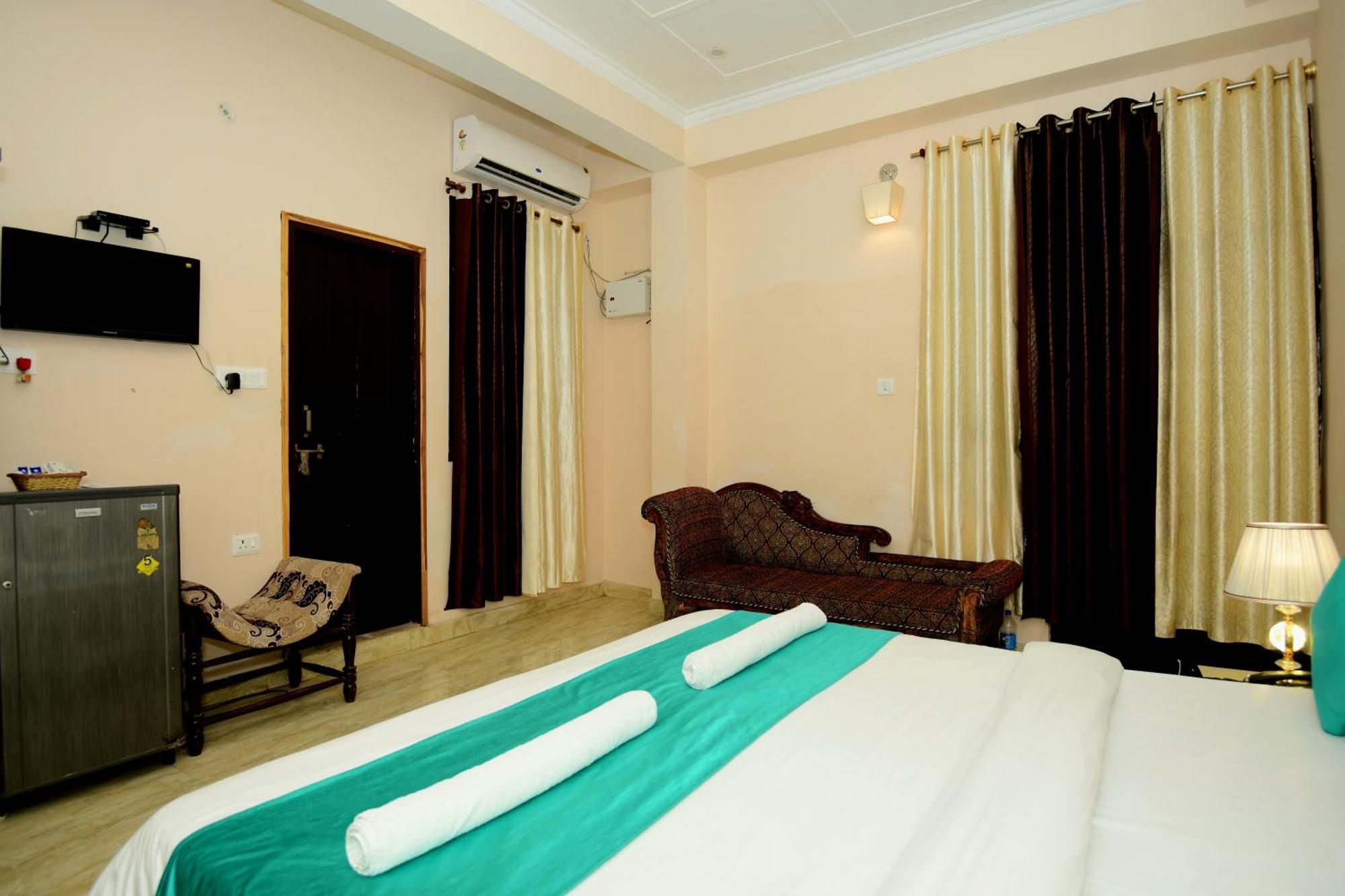 Ap Palace Hotel, Ayodhya Екстер'єр фото