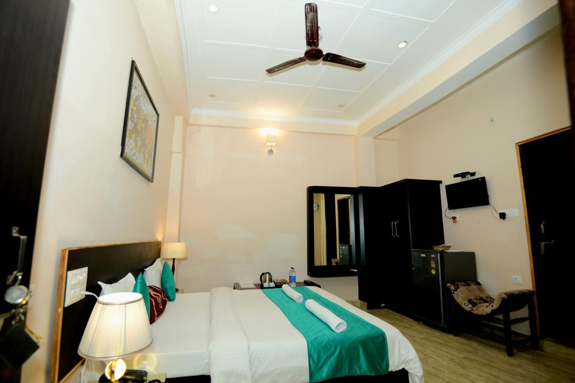 Ap Palace Hotel, Ayodhya Екстер'єр фото